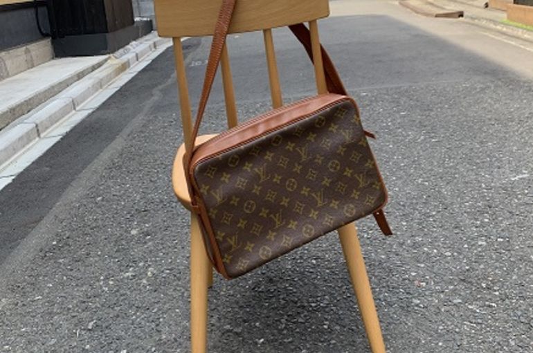 LOUIS VUITTONのショルダーバッグを新宿区で出張買取させて頂きました。 