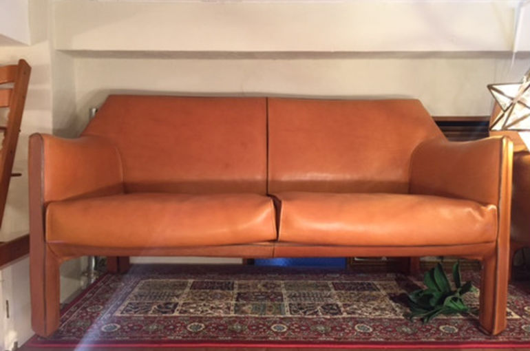 新宿区でカッシーナ Cassina のソファを買取させて頂きました 東京のリサイクルショップが発信する買取履歴にてお得な情報を届けます