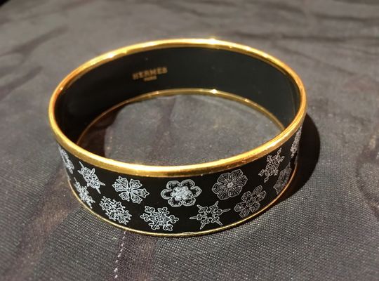 HERMESバングル／エマイユシリーズ　雪の結晶模様