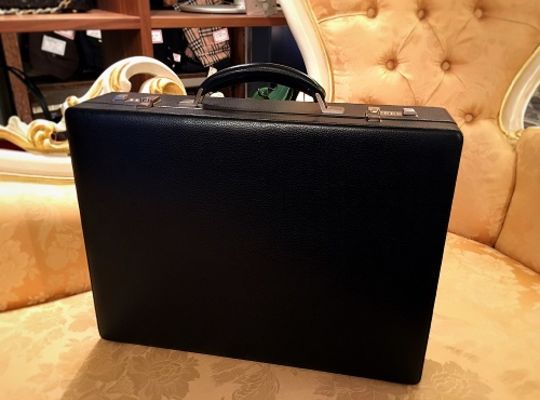 BALLY　レザーアタッシュケース